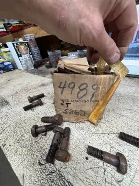 E4989 Euclid Wheel Stud 9w. Ftftftread The Listingftftftft. Lot Of 30 E4989 Euclid Wheel Stud 9w. Ftftftread The Listingftftftft. Lot Of 30