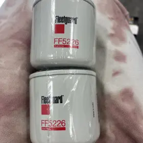 Ff5226 Fleetguard Fuel Filter Ff5226. Lot Of 2