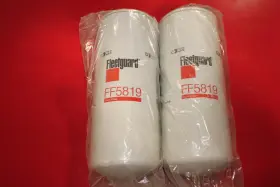 Fleetguard Ff5819 Fuel Filter Lot Of 2 Cummins 3352289 Motorcraft Fg999
