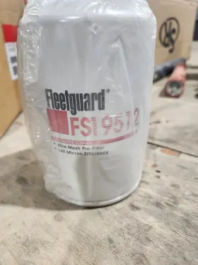3092319 Fleetguard Fs19512 Fuel Filter For Case Ih Sprayers 8.3l 9l Qst30 /