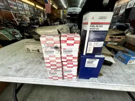 8-98147525-0 Isuzu Lot Of 2 Sparta
