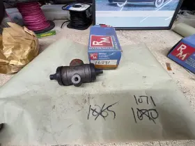 Wc16891 Raybestos Fd16923 Wheel Cylinder Ftftft Read The Listing- Inch 9w