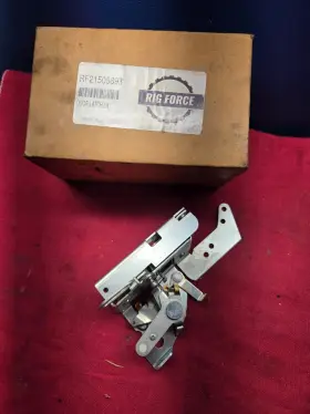 Rig Force 21505893 Rf Driver Lh Door Latch New Old Stock Opened Box