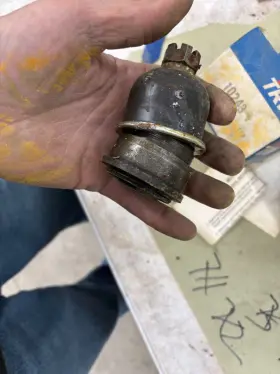 10243 Trw Ball Joint Ftftftftft Read The Listingftftft 9w. 2 Of Them #2