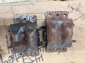 83132 Trw Motor Mount 9w Lot Of 2 1972 - 1984 Chevy Trucks 454