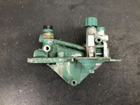 21023285 Volvo D13 Engine Fuel Filter Base - Used P/n